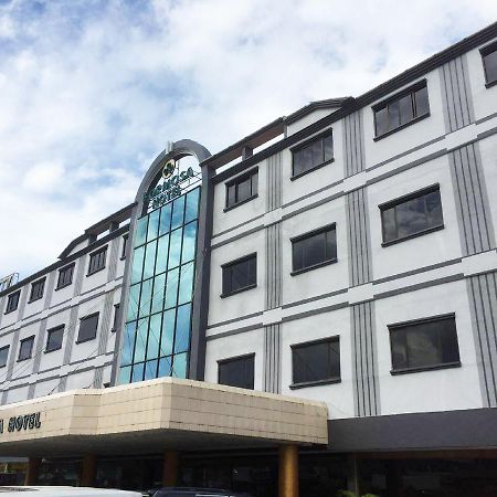 Formosa Hotel Batam Екстериор снимка